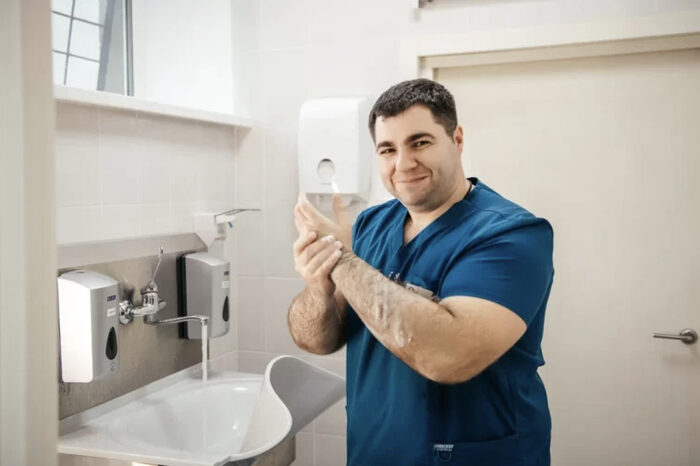 Забор всех анализов перед операцией на месте, больничный лист, палата отдыха